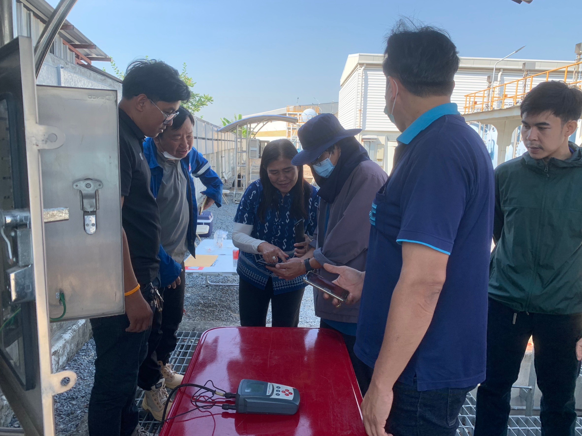 กปภ.สาขาอ้อมน้อย ร่วมตรวจสอบความเที่ยงตรงของมาตรวัดน้ำหลัก ครั้งที่ 1 ประจำปี 2567