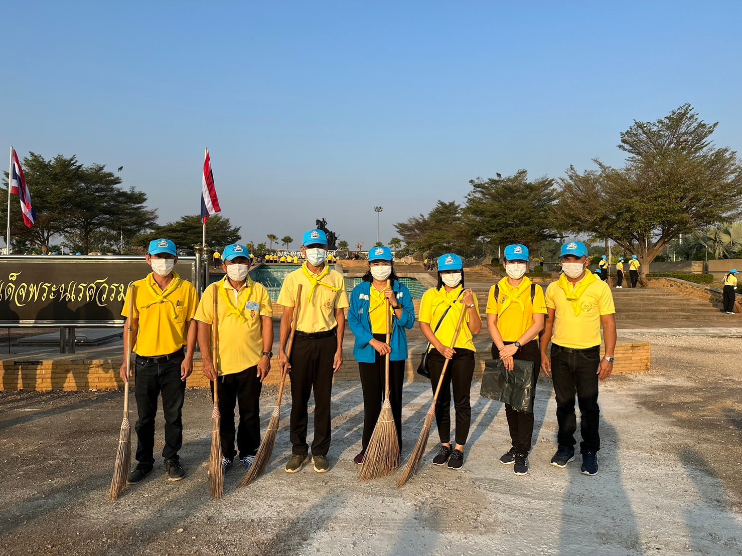 กปภ.สาขาเกาะคา นำโดย นายปรีชาวุฒิ นาคยิ้ม ผู้จัดการการประปาส่วนภูมิภาคสาขาเกาะคา พร้อมด้วย หัวหน้างานและพนักงานในสังกัด เข้าร่วมกิจกรรมจิตอาสาพัฒนา เนื่องในวันสมเด็จพระนเรศวรมหาราช (วันยุทธหัตถีและวันกองทัพไทย) .