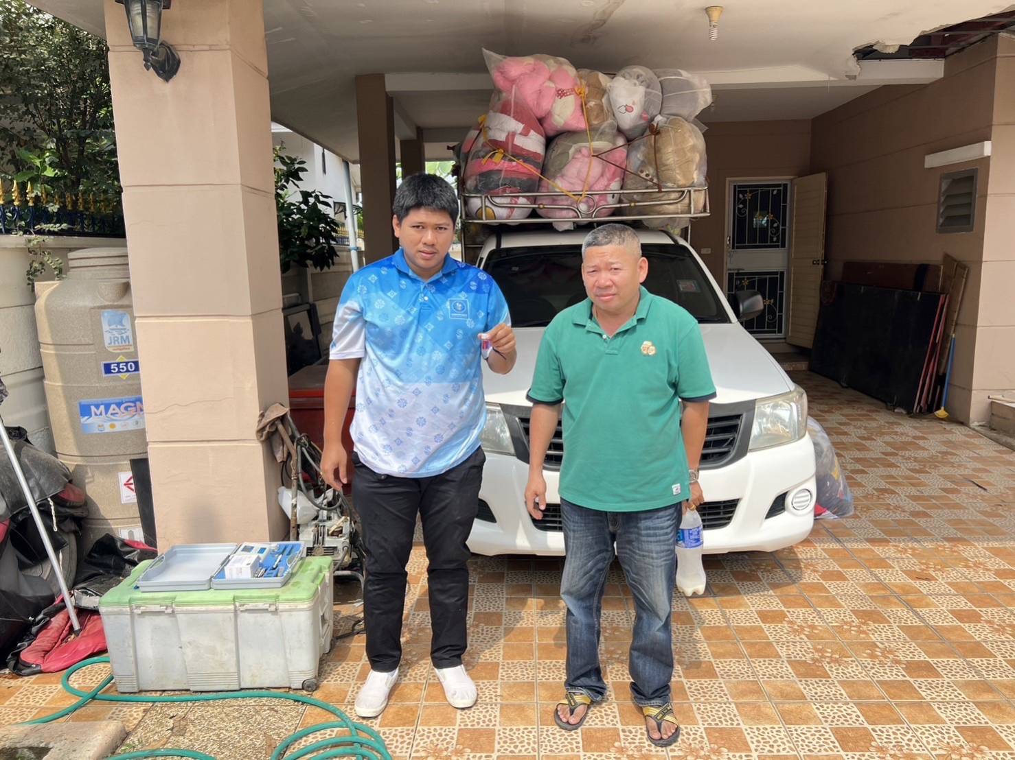 กปภ.สาขาอ้อมน้อย ลงพื้นที่ตรวจสอบค่าคลอรีนในเขตพื้นที่รับผิดชอบ