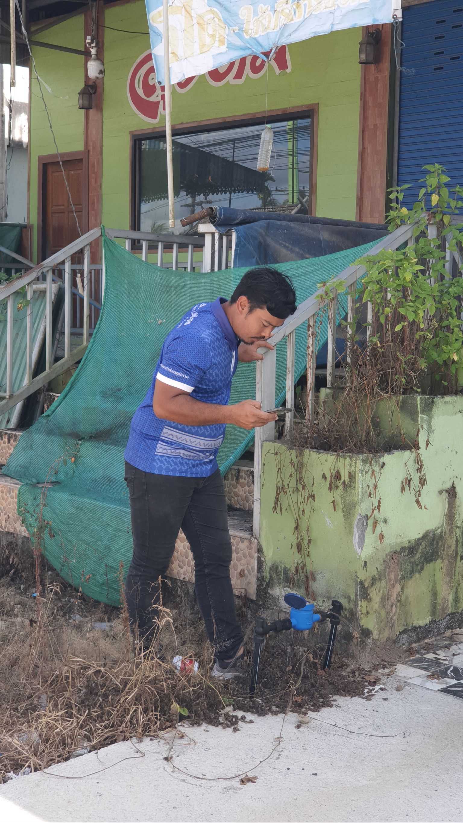 กปภ.สาขาบ้านตาขุน ลงพื้นที่สุ่มมาตรวัดน้ำของลูกค้า ตรวจสอบมาตรและรายงานมาตร 0 หน่วย