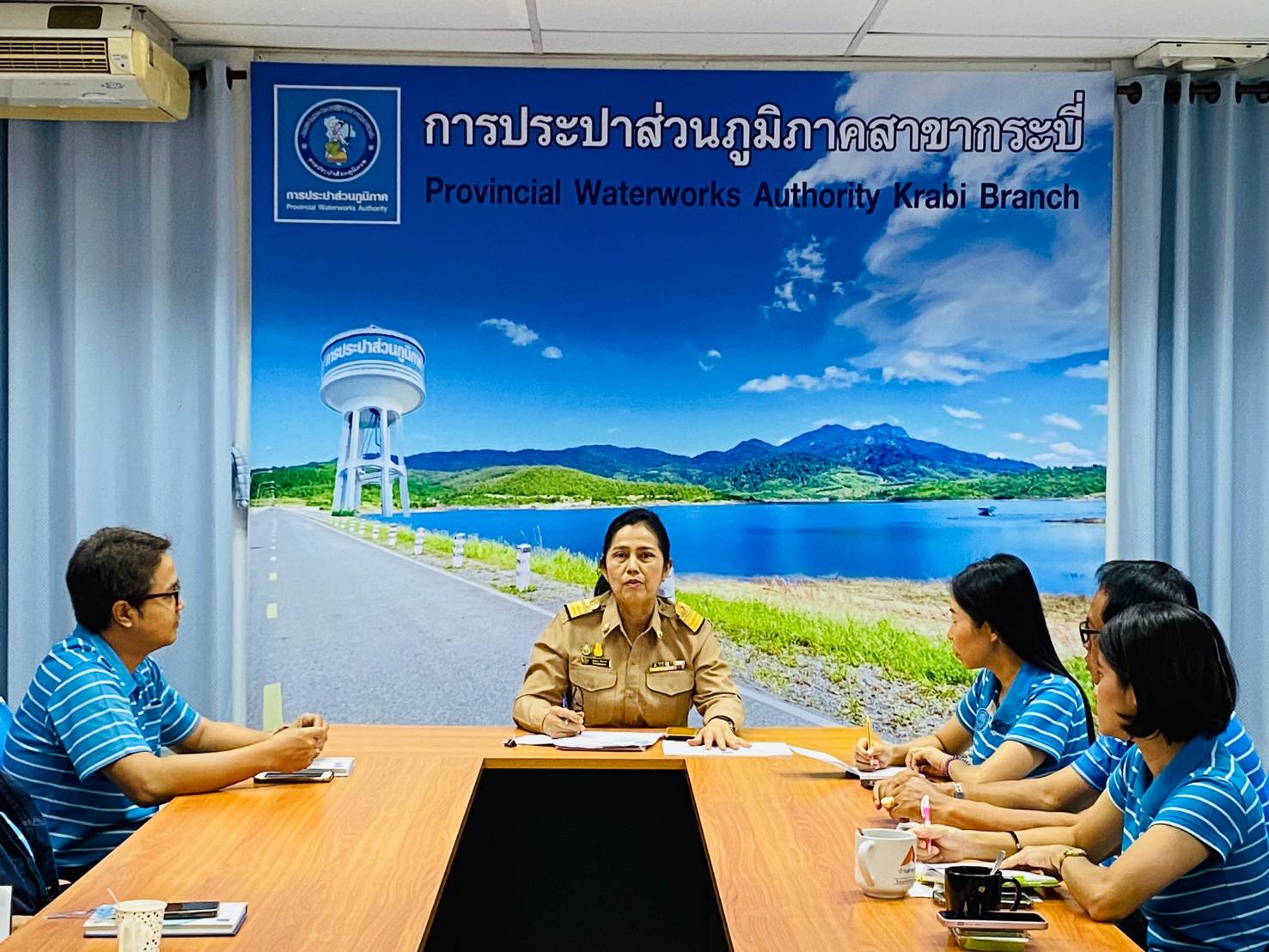 การประปาส่วนภูมิภาคสาขากระบี่ จัดกิจกรรมสนทนายามเช้า (MORNING TALK) ครั้งที่ 4 ประจำปี 2567 และร่วมกันประกาศเจตนารมณ์และแสดงสัญลักษณ์การต่อต้านทุจริต "ที่นี่..องค์กรโปร่งใส"พร้อมประชุมติดตามแผนการดำเนินงานศูนย์ราชการสะดวก (Government Easy Contact Center:GECC ) ประจำปี 2567