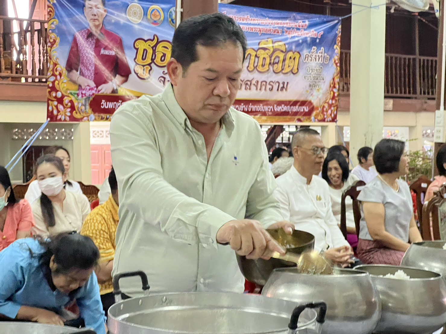 กปภ.สาขาสมุทรสงคราม ร่วมทำบุญตักบาตรในโครงการชูธรรมนำชีวิต ณ วัดดาวดึงษ์