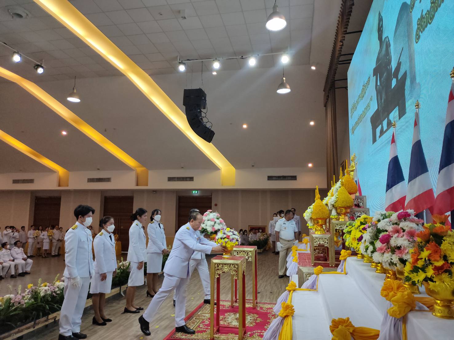 กปภ.สาขาพระนครศรีอยุธยา(พ) ร่วมรัฐพิธีถวายราชสักการะ พ่อขุนรามคำแหงมหาราช พร้อมสนับสนุนน้ำดื่มบรรจุขวดให้บริการแก่ผู้ร่วมกิจกรรม