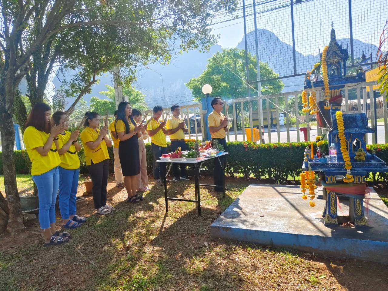 การประปาส่วนภูมิภาคสาขาอ่าวลึก จัดกิจกรรม ร่วมกิจกรรมทำบุญสำนักงาน ถวายภัตราหารเพลพร้อมเครื่องสังฆทานแด่พระภิกษุสงฆ์ เนื่องในโอกาสวันคล้ายวันสถาปนาการประปาส่วนภูมิภาค ครบรอบ 45 ปี
