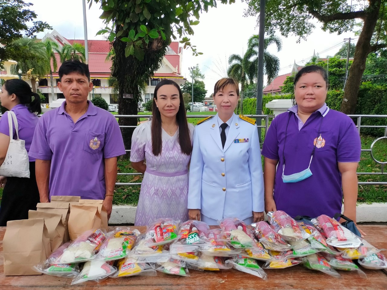 กปภ.สาขาตราด เข้าร่วมพิธีทำบุญตักบาตรถวายพระราชกุศล เฉลิมพระเกียรติสมเด็จพระนางเจ้าฯพระบรมราชินี เนื่องในโอกาสวันเฉลิมพระชนมพรรษา 3 มิถุนายน 2567 ประจำปี 2567