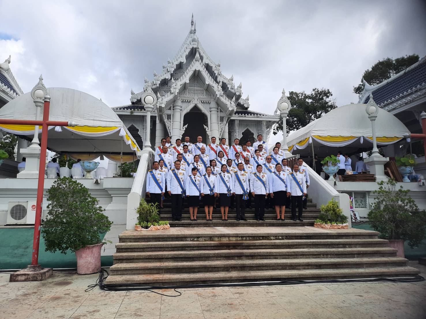 กปภ.สาขากระบี่ เข้าร่วมพิธีเวียนเทียนสมโภชน้ำพระพุทธมนต์ศักดิ์สิทธิ์และสนับสนุนน้ำดื่มตราสัญลักษณ์ กปภ.จำนวน 540 ขวด เนื่องในโอกาสพระราชพิธีมหามงคลเฉลิมพระชนมพรรษา 6 รอบ 28 กรกฎาคม 2567