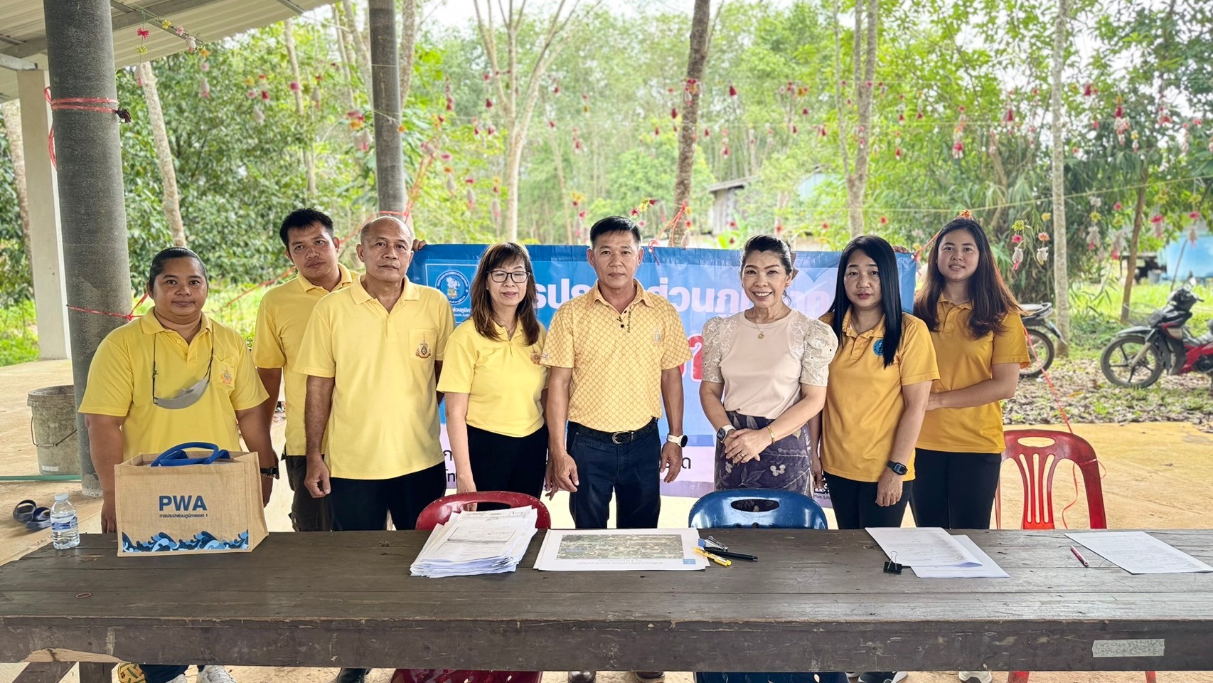 กปภ.สาขาตราดลงพื้นที่เติมใจให้กัน รับคำร้องนอกสถานที่ ณ ศาลาหมู่บ้าน หมู่4 บ้านเนินใหญ่ ตำบลวังกระแจะ จังหวัดตราด