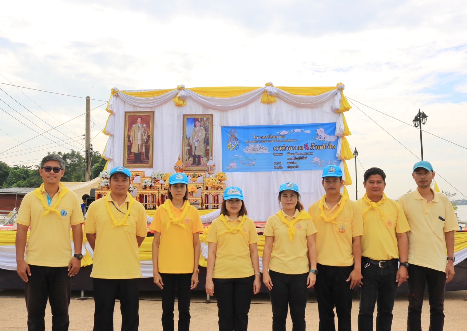 กปภ.สาขาปทุมธานี(พ.) ร่วมกิจกรรมจิตอาสา เราทำความดี ด้วยหัวใจ เนื่องในวันสำคัญของชาติไทย ประจำปี พ.ศ 2567 เนื่องในวันนวมินทรมหาราช ณ วัดปทุมทอง ม.1 ต.บ้านปทุม อ.สามโคก จ.ปทุมธานี