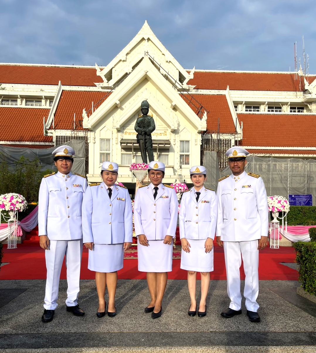 การประปาส่วนภูมิภาคสาขาคลองหลวง ร่วมพิธีวางพวงมาลาถวายราชสักการะ เบื้องหน้าพระบรมราชานุสาวรีย์ พระบาทสมเด็จพระจุลจอมเกล้าเจ้าอยู่หัว เนื่องใน "วันปิยมหาราช" 23 ตุลาคม 2567