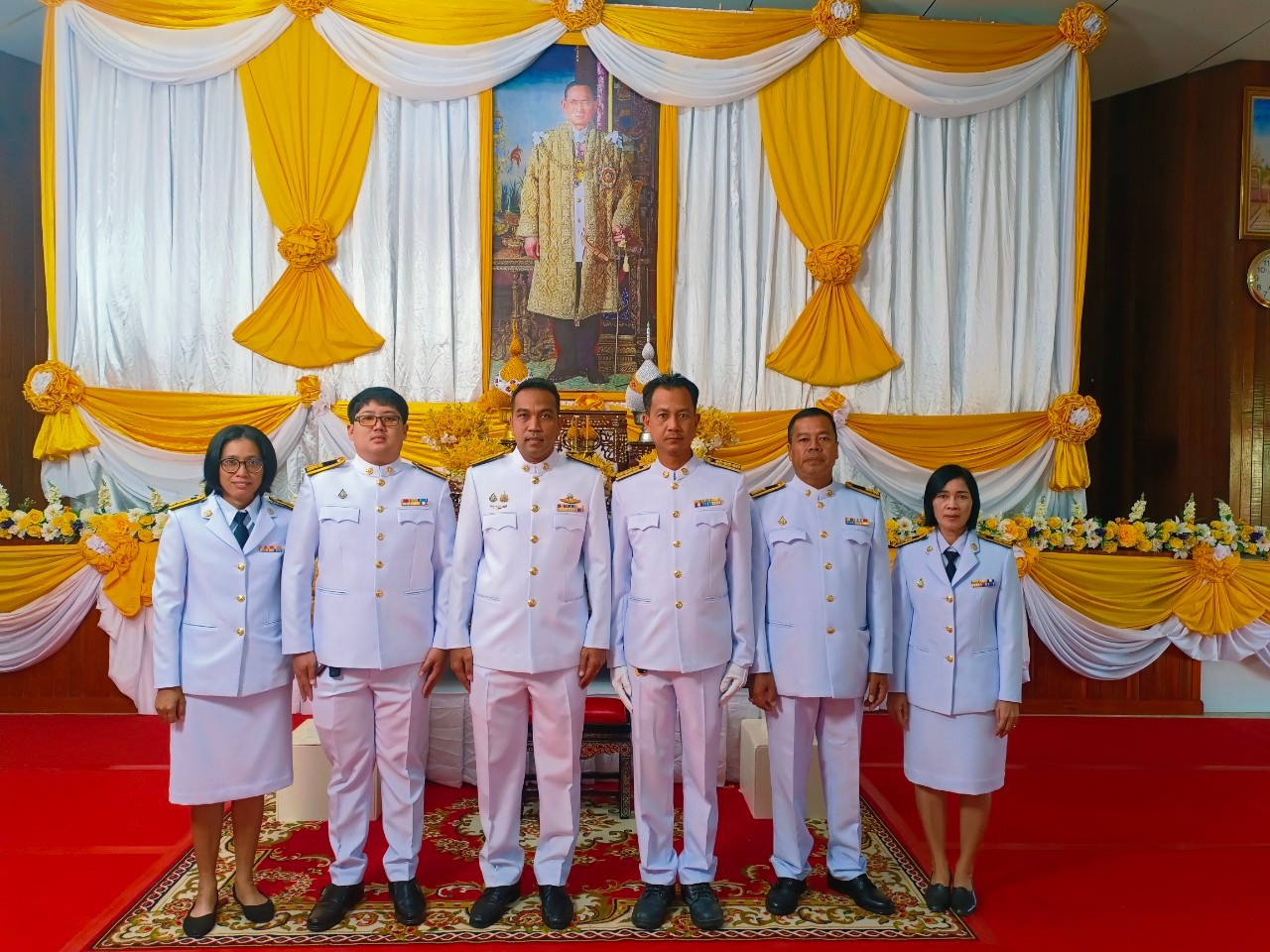 กปภ.สาขาท่ามะกา วันอาทิยต์ ที่ 13 ตุลาคม 2567 เข้าร่วมหัวหน้างานและพนักงานในสังกัดเข้าร่วมพิธีทำบุญตักบาตรถวายเป็นพระราชกุศล