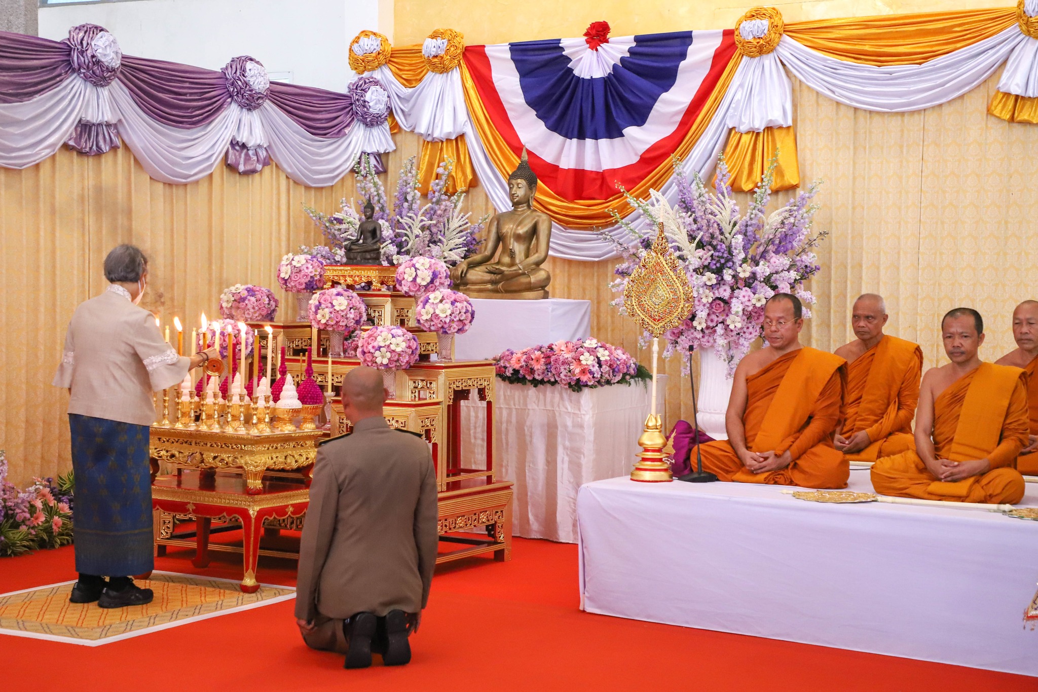 การประปาส่วนภูมิภาคสาขาชุมพร ร่วมถวายผ้ากฐินสภาภาชาดไทย ณ วัดพระบรมธาตุสวี อำเภอสวี จังหวัดชุมพร