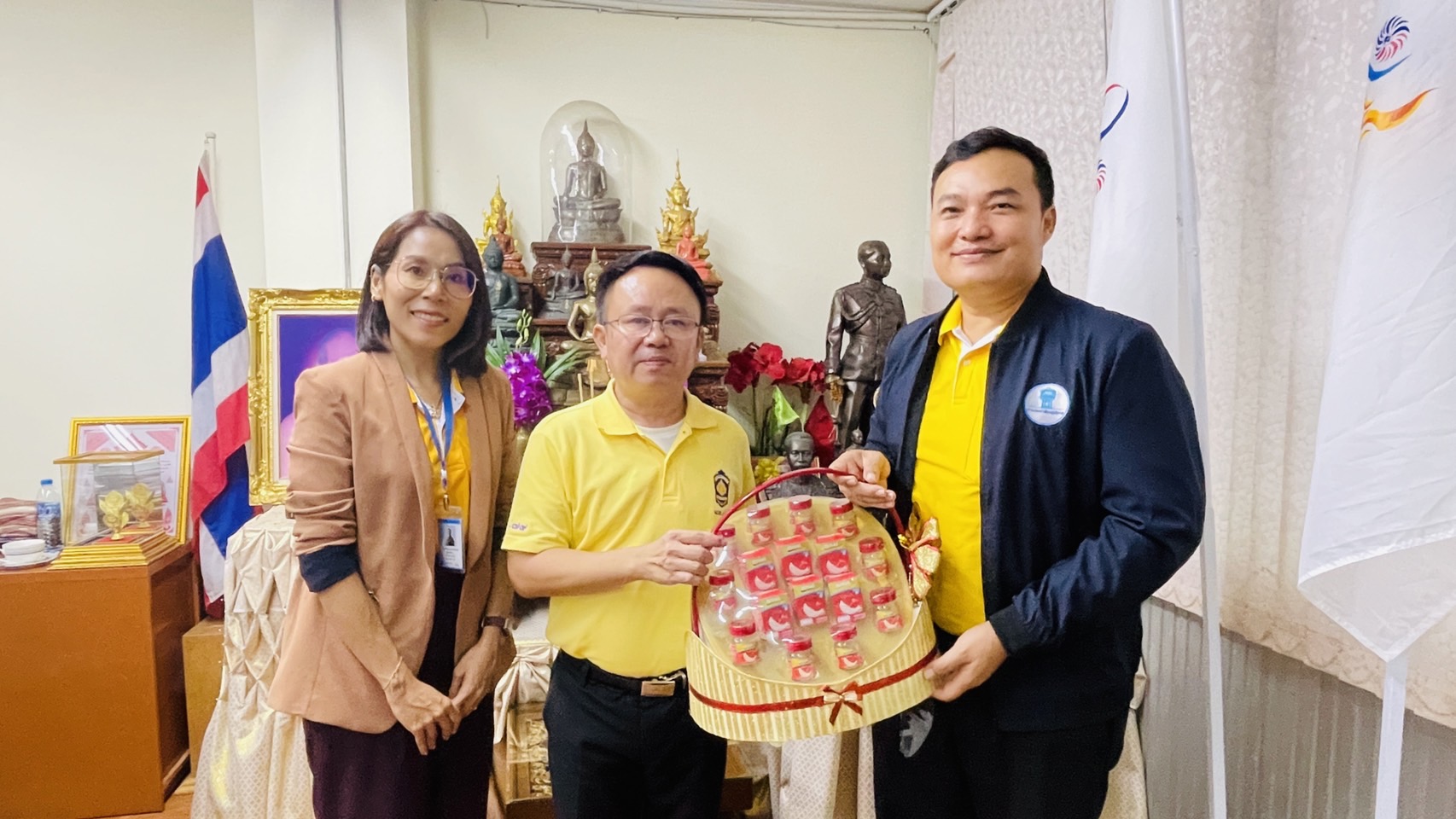 กปภ.สาขาราชบุรี เข้าพบ นายอำเภอดำเนินสะดวก เพื่อรายงานตัวเนื่องในโอกาสเข้ารับตำแหน่งใหม่ และพูดคุย ปรึกษาหารือ การบูรณการการทำงานร่วมกัน