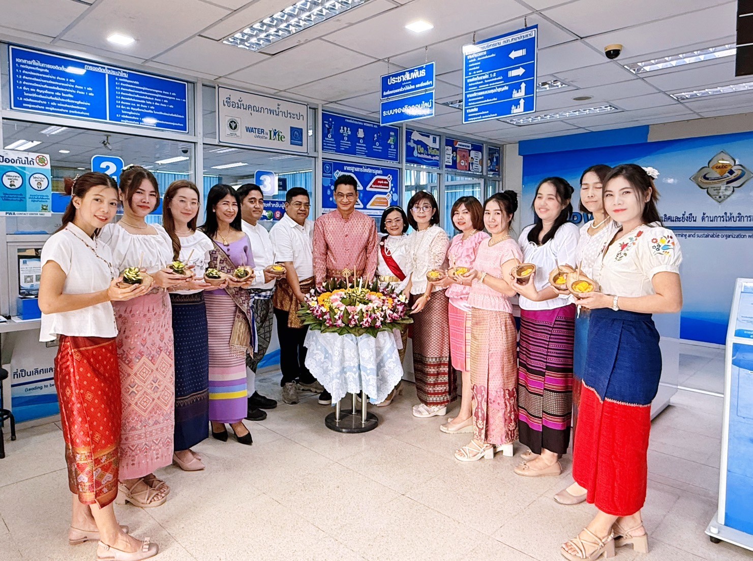 กปภ.สาขาปทุมธานี (พ) ขอขอบคุณลูกค้าทุกท่านที่ร่วมกิจกรรม ขึ้น 15 ค่ำ เดือน 12 แจกของ และชวนทำกระทงยักษ์