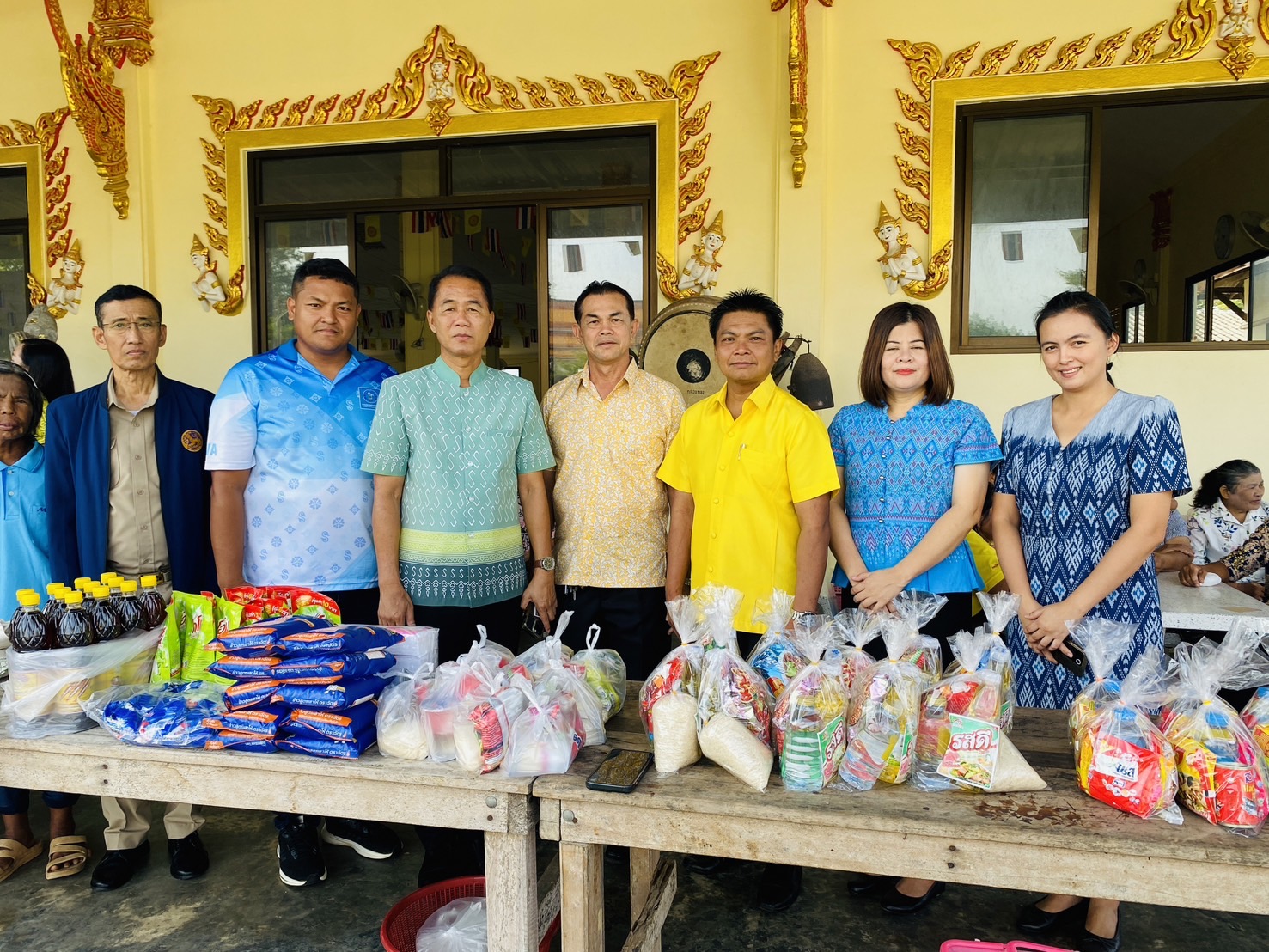 กปภ.สาขาบางสะพาน เข้าร่วมกิจกรรม "ปันน้ำใจ ให้ความรัก บางสะพานเมืองแห่งความสุข" ณ วัดหินกอง หมู่ที่ 2 ตำบลพงศ์ประศาสน์ อำเภอบางสะพาน จังหวัดประจวบคีรีขันธ์