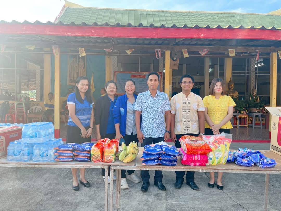 กปภ.สาขาบางสะพาน เข้าร่วมกิจกรรม "ปันน้ำใจ ให้ความรัก บางสะพานเมืองแห่งความสุข" ณ วัดธงชัยธรรมจักร หมู่ที่ 2 ตำบลธงชัย อำเภอบางสะพาน จังหวัดประจวบคีรีขันธ์
