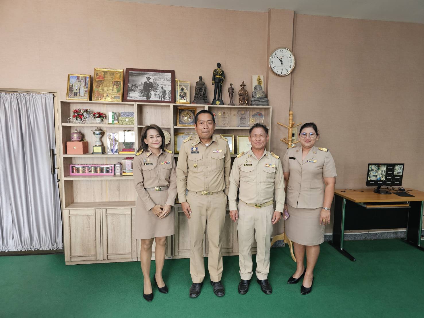 กปภ.สาขาปราณบุรี เข้าสวัสดีปีใหม่ 2568 นายอำเภอปราณบุรี เพื่อขอขอบคุณที่ให้ความร่วมมือและสนับสนุนด้านกิจการของ กปภ