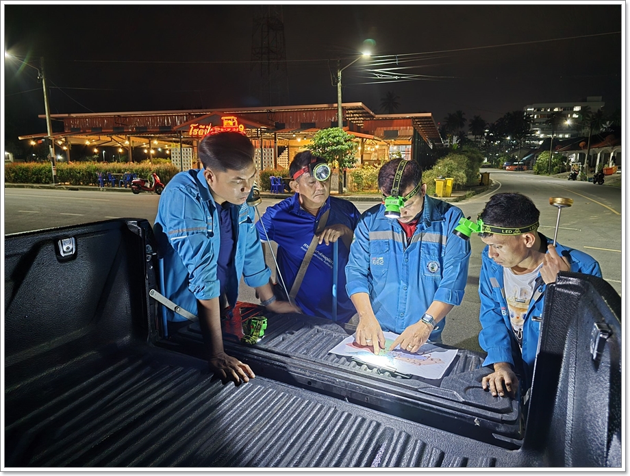 กปภ.สาขาขนอมลงพื้นที่ปฏิบัติงานลดน้ำสูญเสีย โดยวิธีการเดินหาท่อแตกรั่ว พื้นที่ โรงกรองน้ำสิชล บริเวณ สะพานน้ำแดง ม.5 ต.สิชล อ.สิชล จ.นครศรีธรรมราช