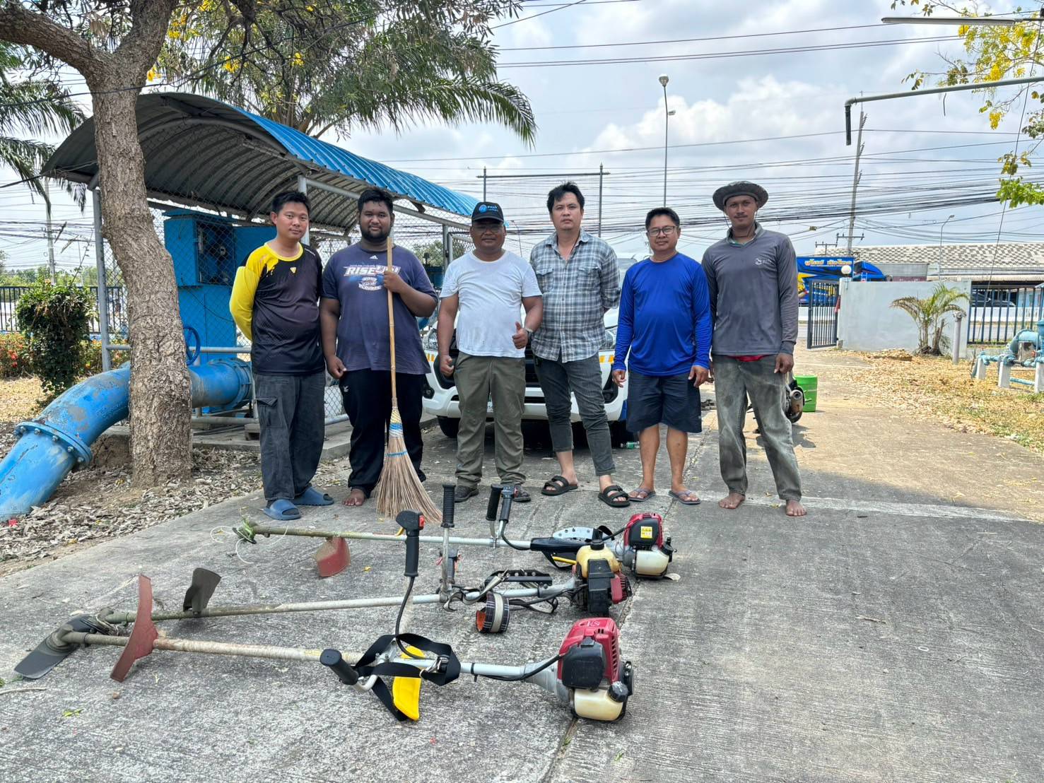 กปภ.สาขาปากท่อ ดำเนินการปรับภูมิทัศน์ และทำความสะอาดสถานีจ่ายน้ำและสถานีผลิตน้ำ ในเขตพื้นที่ความรับผิดชอบ