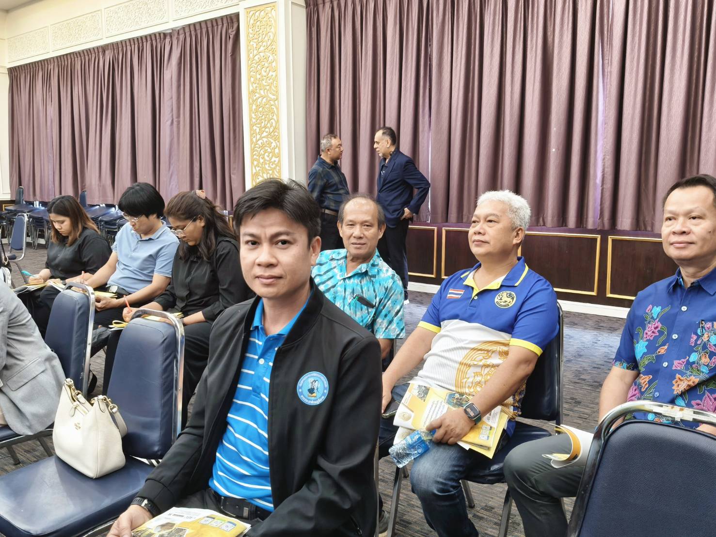 กปภ.สาขาภูเก็ต เข้าร่วมประชุมการประชุมสรุปผลการคัดเลือกแนวเส้นทางและรูปแบบโครงการ การศึกษาความเหมาะสมด้านเศรษฐกิจ วิศวกรรม และผลกระทบสิ่งแวดล้อมเบื้องต้น การพัฒนาโครงข่ายทางหลวงแนวใหม่ สาย บ.ป่าคลอก - บางคู จ.ภูเก็ต