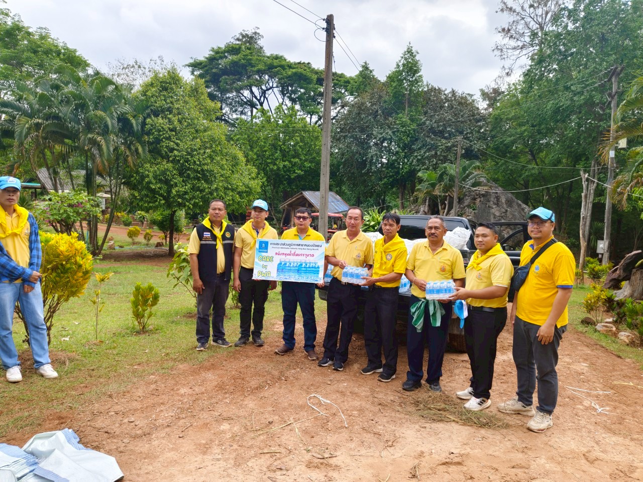 กปภ.สาขาหนองบัวแดง มอบน้ำดื่มบรรจุขวดตราสัญลักษณ์ กปภ.และเข้าร่วมกิจกรรมจิตอาสาสร้างฝายชะลอน้ำ ในวันจันทร์ที่ 31 มีนาคม 2568