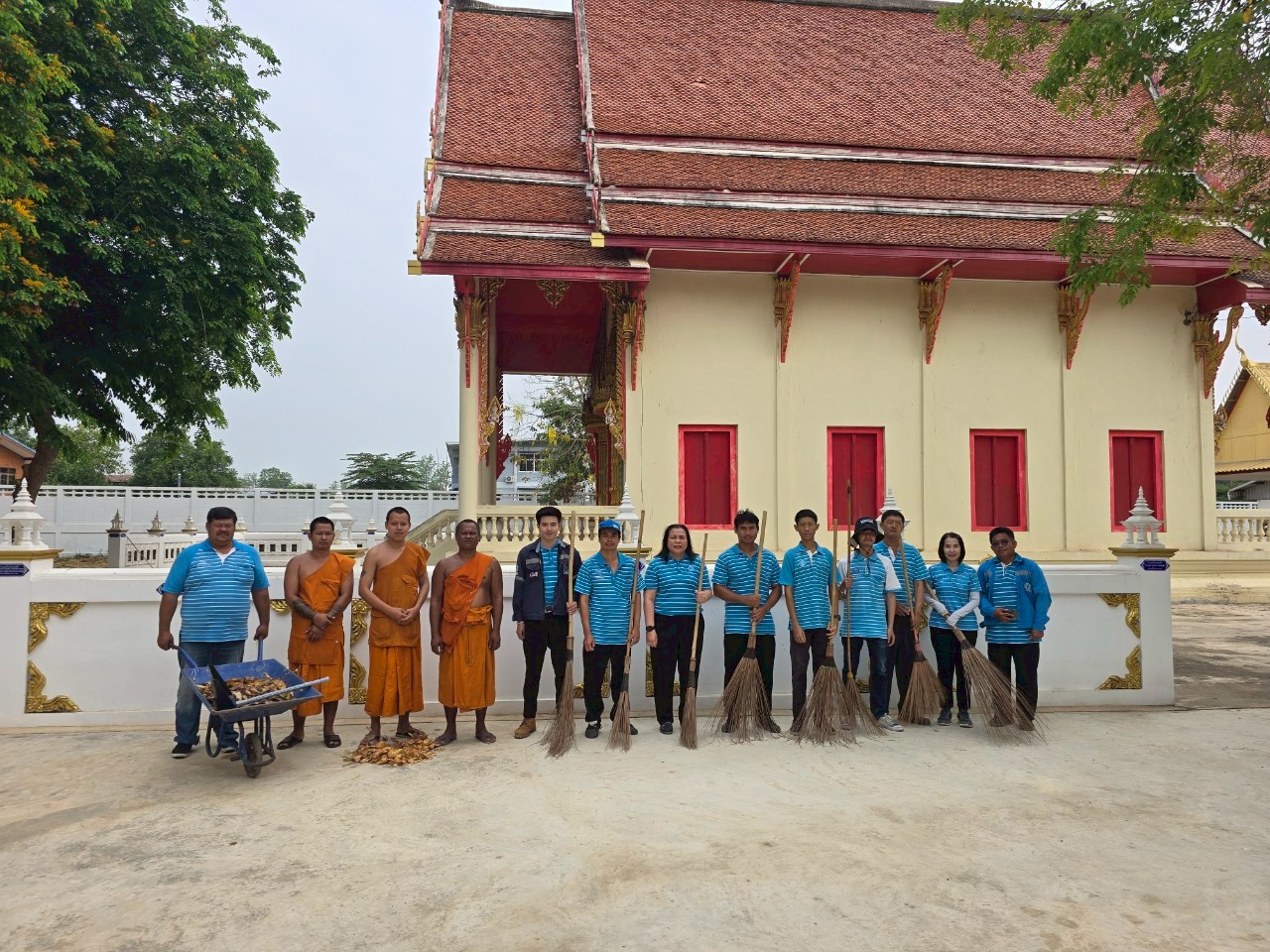 กปภ.สาขาสวรรคโลก จัดกิจกรรมจิตอาสาบำเพ็ญสาธารณประโยชน์ เนื่องในวันข้าราชการพลเรือน พ.ศ. 2568