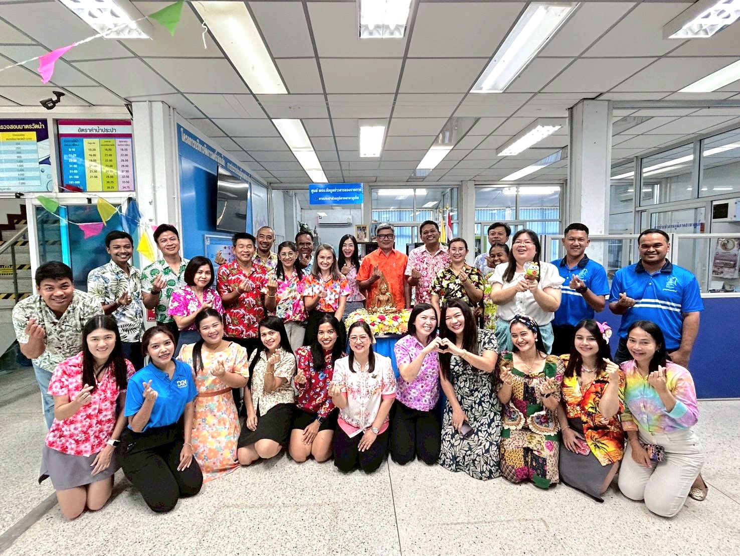 กปภ.สาขาภูเก็ต จัดกิจกรรมสรงน้ำพระ พร้อมรดน้ำดำหัวผู้ใหญ่ สืบสานประเพณีวันสงกรานต์ ปี 2568