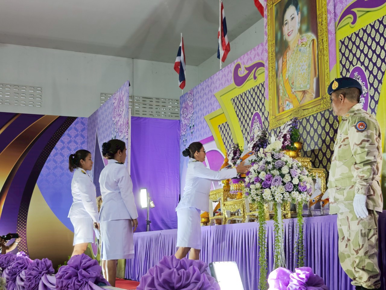 การประปาส่วนภูมิภาคสาขากาญจนดิษฐ์ เข้าร่วมพิธีถวายเครื่องราชสักการะและวางพานพุ่ม และพิธีจุดเทียนถวายพระพรชัยมงคล กิจกรรมเฉลิมพระเกียรติสมเด็จพระนางเจ้าสุธิดา พัชรสุธาพิมลลักษณ พระบรมราชินี เนื่องในโอกาสวันเฉลิมพระชนมพรรษา 3 มิถุนายน 2568