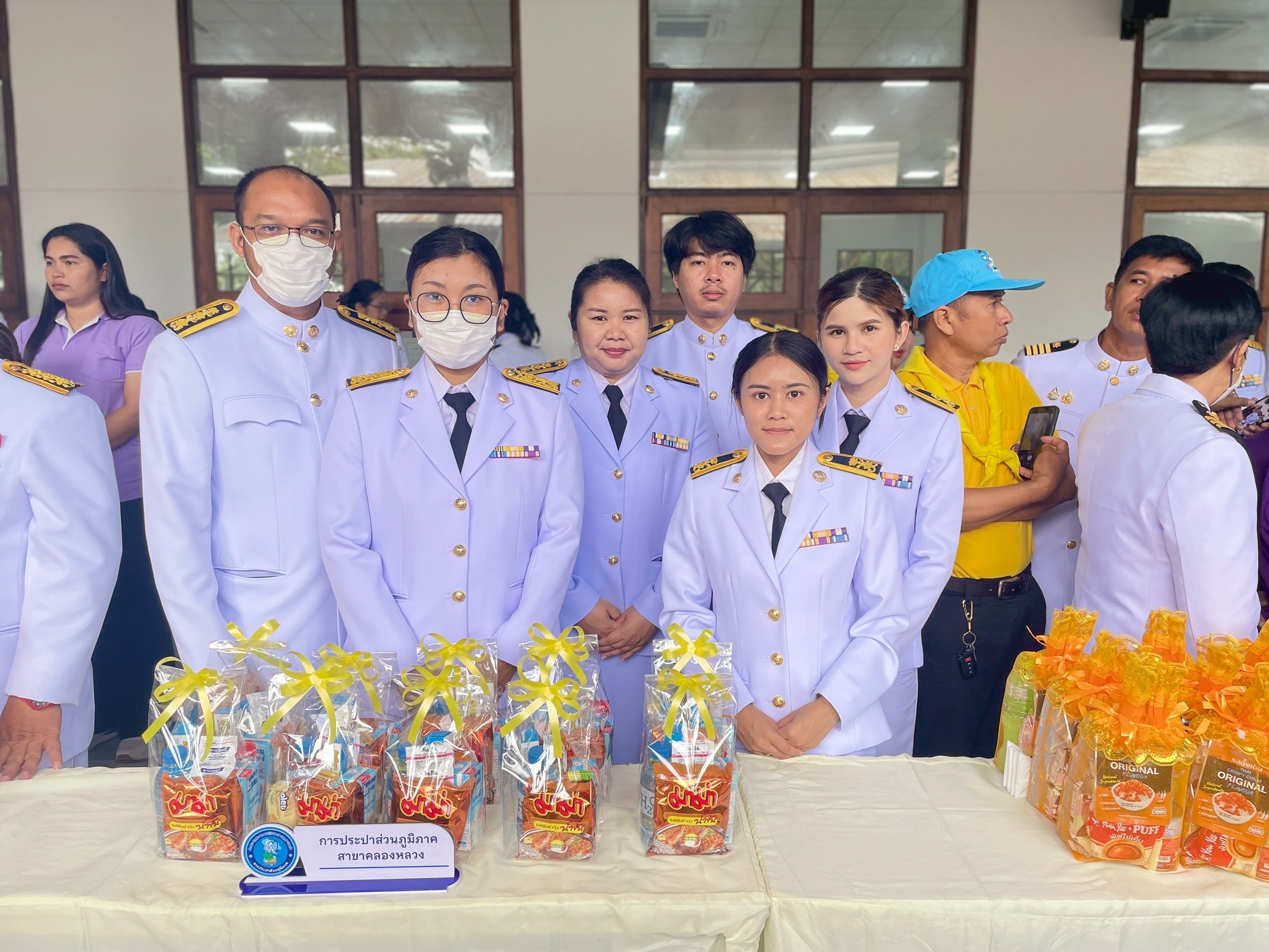 กปภ.สาขาคลองหลวง ร่วมพิธีเจริญพระพุทธมนต์และทำบุญตักบาตร ถวายพระราชกุศล พิธีถวายเครื่องราชสักการะและวางพานพุ่ม พร้อมทั้งพิธีจุดเทียนถวายพระพรชัยมงคล เนื่องในโอกาสวันเฉลิมพระชนมพรรษา สมเด็จพระนางเจ้า ฯ พระบรมราชินี 3 มิถุนายน 2568