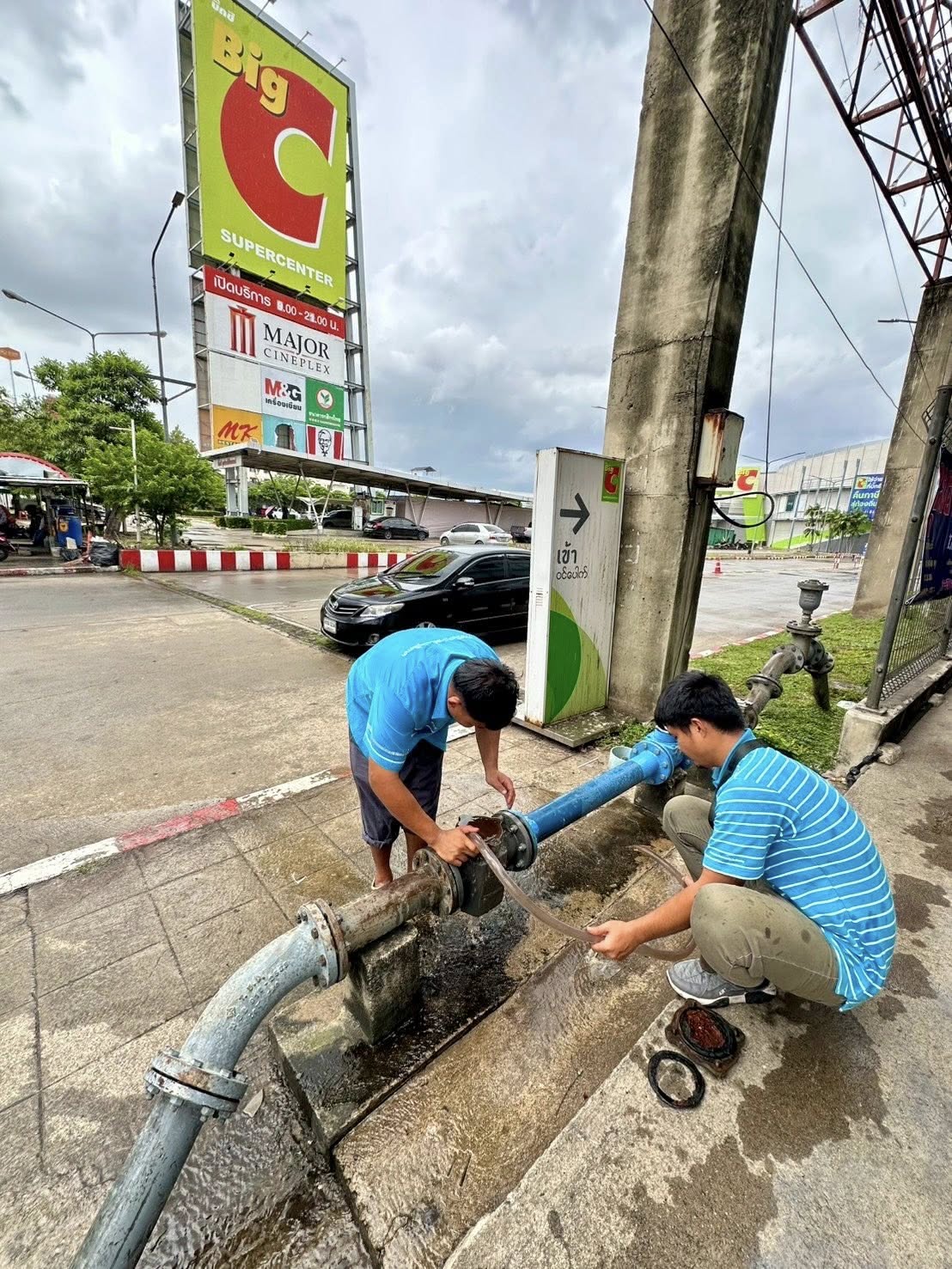 กปภ.สาขาสมุทรสาคร (พ) ถอดล้างมาตรวัดน้ำผู้ใช้น้ำรายใหญ่ เพิ่มประสิทธิภาพการให้บริการภาคอุตสาหกรรม
