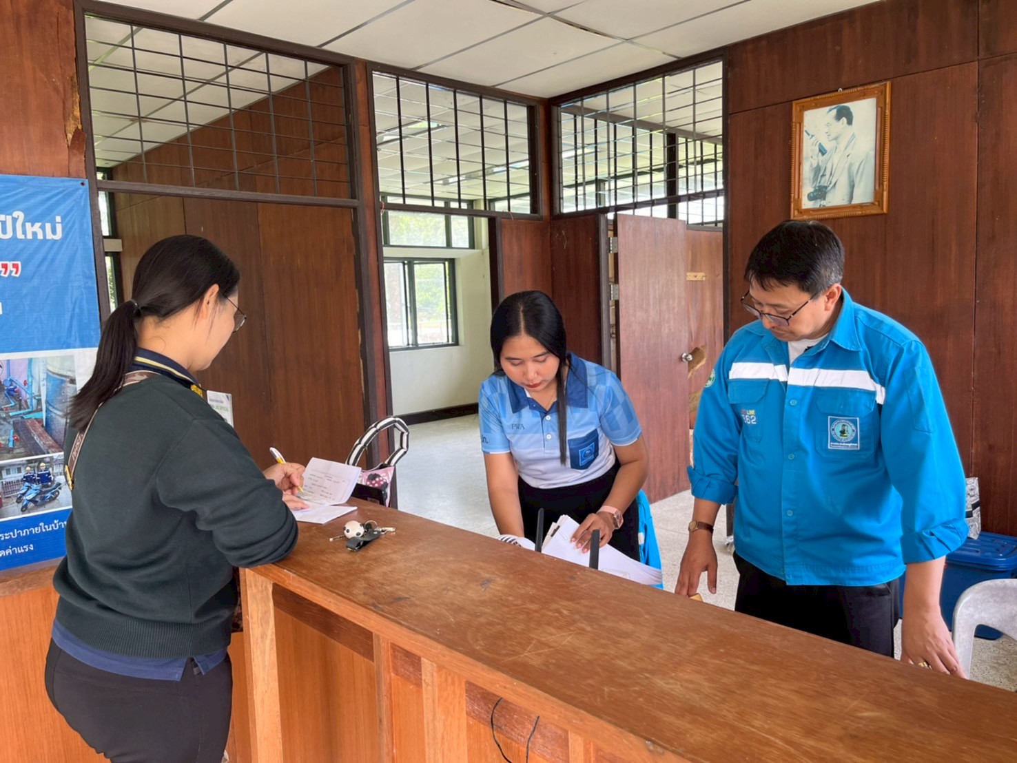 กปภ.สาขาตะกั่วป่า ลงพื้นที่ให้บริการรับชำระค่าน้ำประปานอกสถานที่ ประจำเดือนมิถุนายน 2568