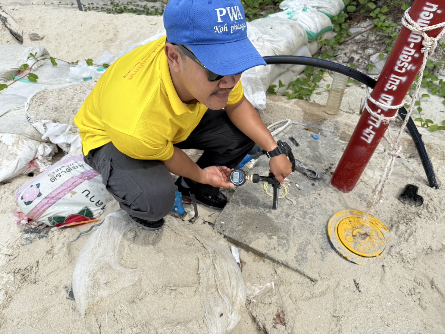 กปภ.สาขาเกาะพะงัน งพื้นที่ตรวจวัดแรงดันน้ำ ในพื้นที่ MM03 บริเวณบ้านหาดริ้น ม.5 ต.บ้านใต้ อ.เกาะพะงัน จ.สุราษฎร์ธานี