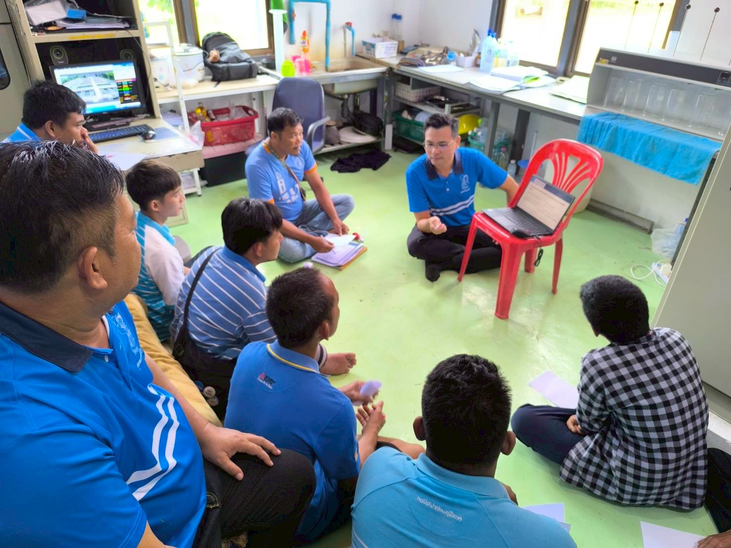 กปภ.สาขาเพชรบูรณ์ On The Job Training การทำจาร์เทส คำนวนการใช้สารเคมี อัตราจ่าย วิเคราะห์น้ำ คุณภาพน้ำ ความขุ่น แมงกานีส คลอรีน วิธีการรับมือน้ำขุ่น