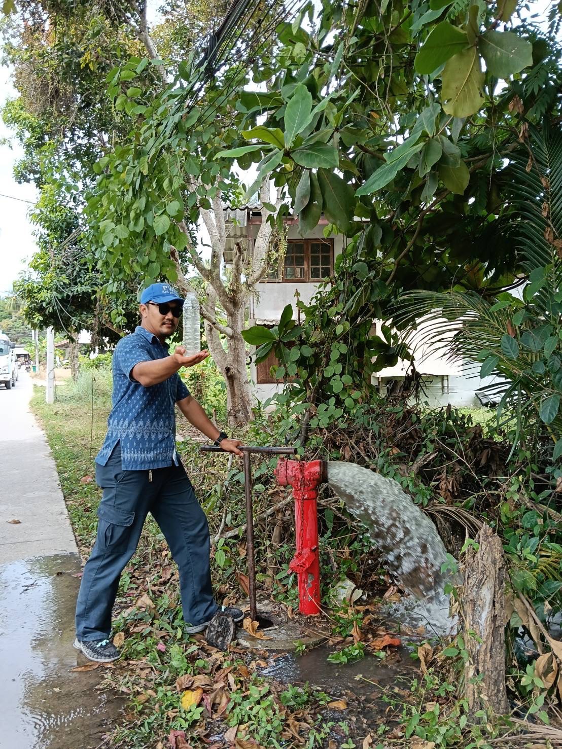 กปภ.สาขาเกาะพะงัน ลงพื้นที่ MM02 ระบายตะกอน บริเวณบ้านในสวน ม.2 ต.เกาะพะงัน อ.เกาะพะงัน จ.สุราษฎร์ธานี