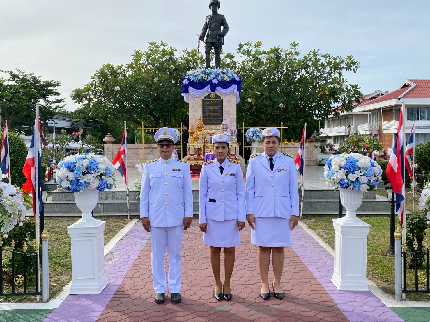 การประปาส่วนภูมิภาคสาขาประจวบคีรีขันธ์ เข้าร่วมพิธีถวายราชสักการะ พระบรมราชานุสาวรีย์พระบาทสมเด็จพระปรเมนทร มหาวชิราวุธ พระมงกุฎเกล้าเจ้าอยู่หัวฯ เนื่องในวันคล้ายวันสถาปนา ค่ายพระมงกุฎเกล้า