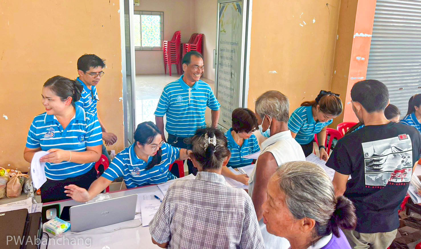 กปภ.สาขาบ้านฉาง ลงพื้นบริการประชาชน รับคำร้องใช้น้ำประปาในโครงการรับโอนกิจการประปาจาก อบต.พนานิคม