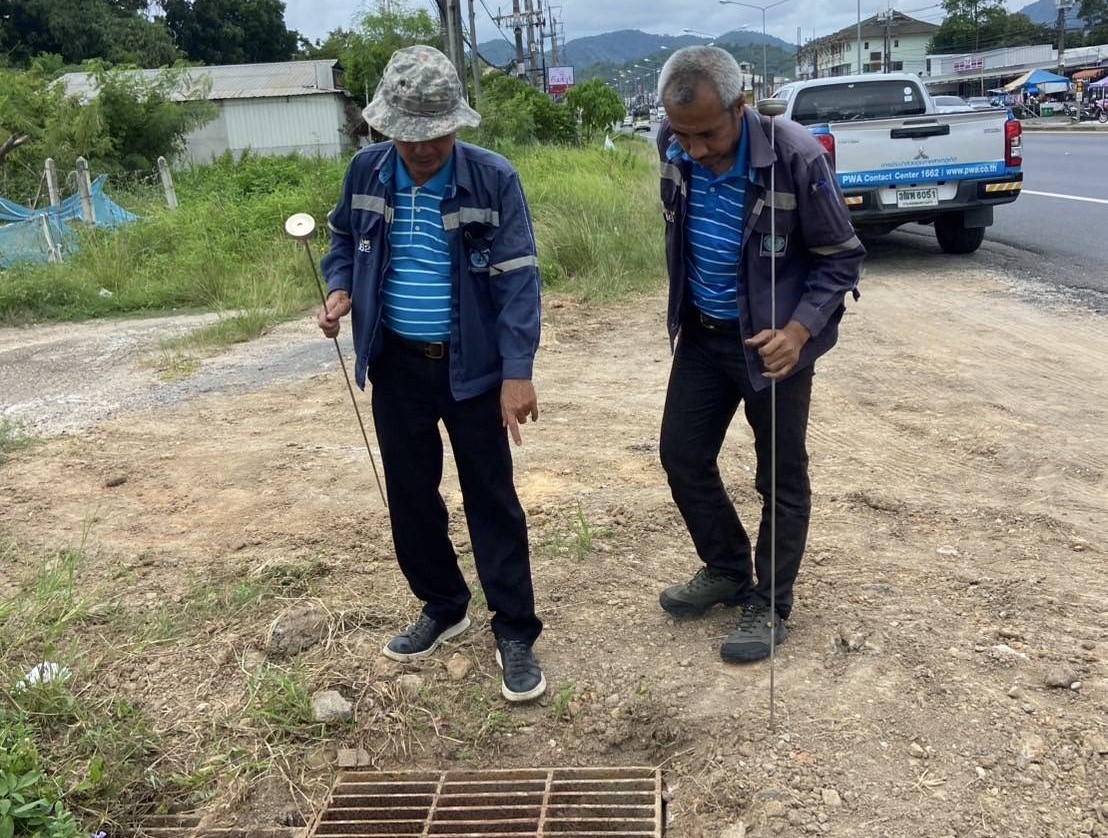 กปภ.สาขาภูเก็ต ลงพื้นที่สำรวจหาท่อแตกท่อรั่วเชิงรุก (ALC) บริเวณ ถนนท่าเรือ - ป่าคลอก ต.ป่าคลอก อ.ถลาง จ.ภูเก็ต