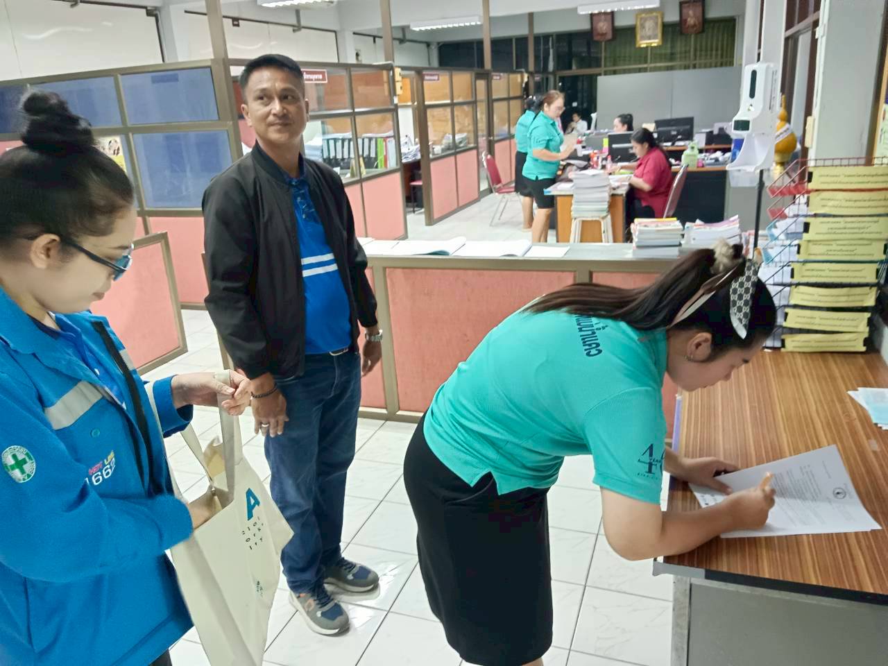 กปภ.สาขากาญจนบุรี ออกติดตามหนี้ค้างชำระค่าน้ำประปาของส่วนราชการ