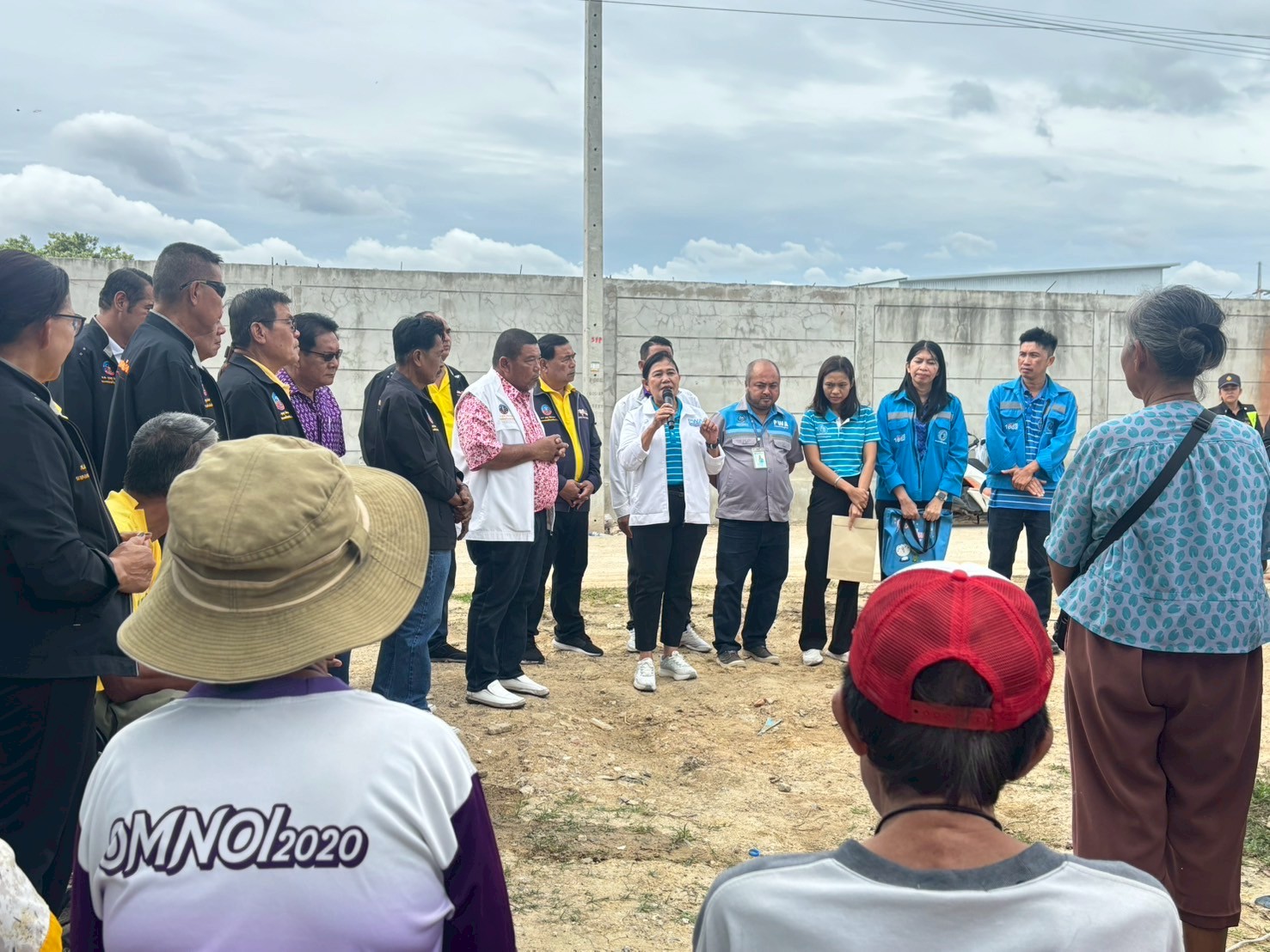 กปภ.สาขาอ้อมน้อย ส่งมอบน้ำสะอาดทั่วถึงทุกครัวเรือน วางท่อขยายเขตบริการสู่โครงการบ้านมั่นคงฯ