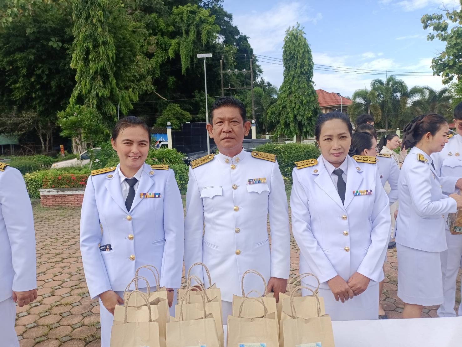 การประปาส่วนภูมิภาคสาขาบางสะพาน เข้าร่วมกิจกรรม เฉลิมพระเกียรติพระบาทสมเด็จพระปรเมนทรมหาอานันทมหิดลพระอัฐมรามาธิบดินทร เนื่องในโอกาสวันพระบรมราชสมภพ ครบ 100 ปี