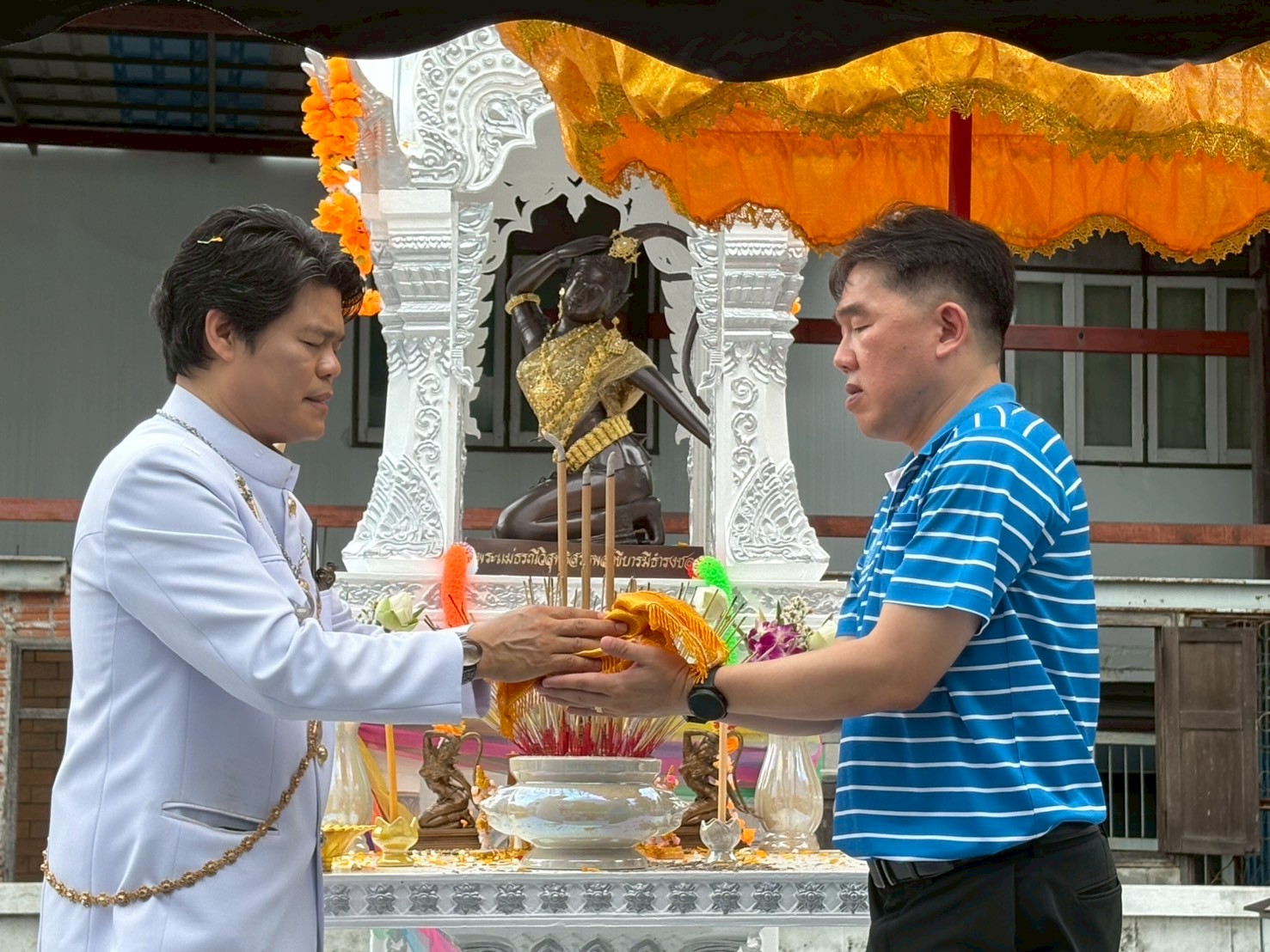 การประปาส่วนภูมิภาคสาขาขอนแก่น (ชั้นพิเศษ)จัดพิธีตั้งศาลเเละอัญเชิญ บวงสรวงพระแม่ธรณีวิสุทธิสรรพสักขีบารมีธำรงชล เเละพระชัยมงคล(พระภูมิเจ้าที่)