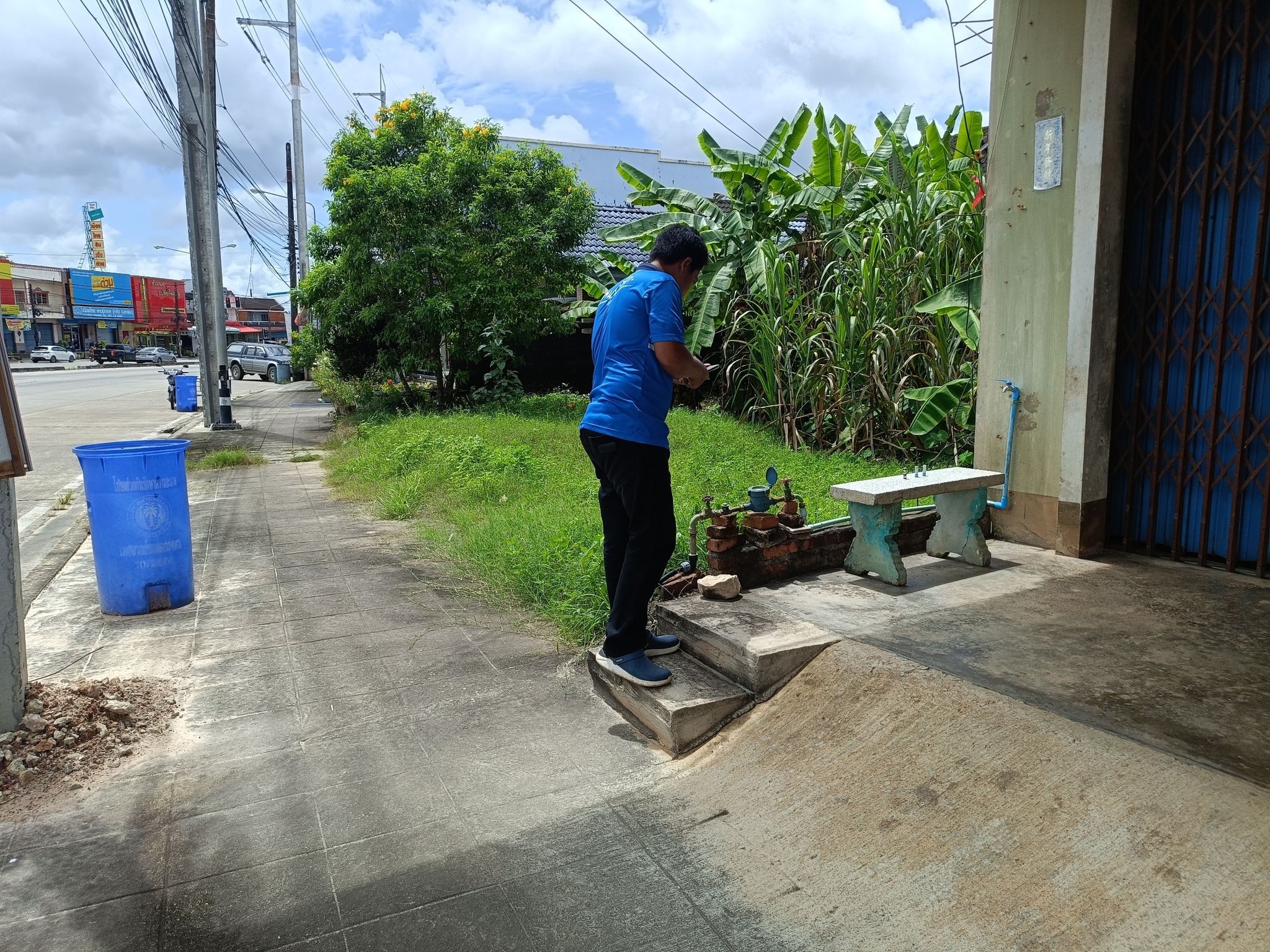 การประปาส่วนภูมิภาคสาขาคลองท่อมลงพื้นที่สุ่มอ่านมาตรออนไลน์