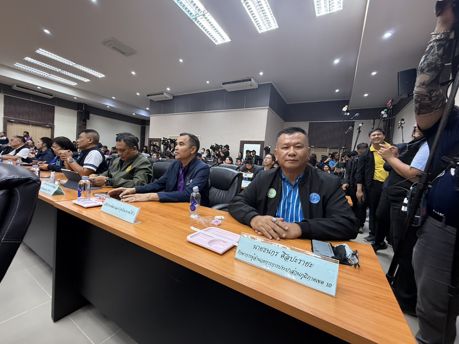 กปภ.ข.10 และ กปภ.สาขาในสังกัด ร่วมต้อนรับ นายกรัฐมนตรี ในโอกาสลงพื้นที่ปฏิบัติภารกิจและติดตามสถานการณ์น้ำ ณ จ.พิจิตร และ จ.ชัยนาท