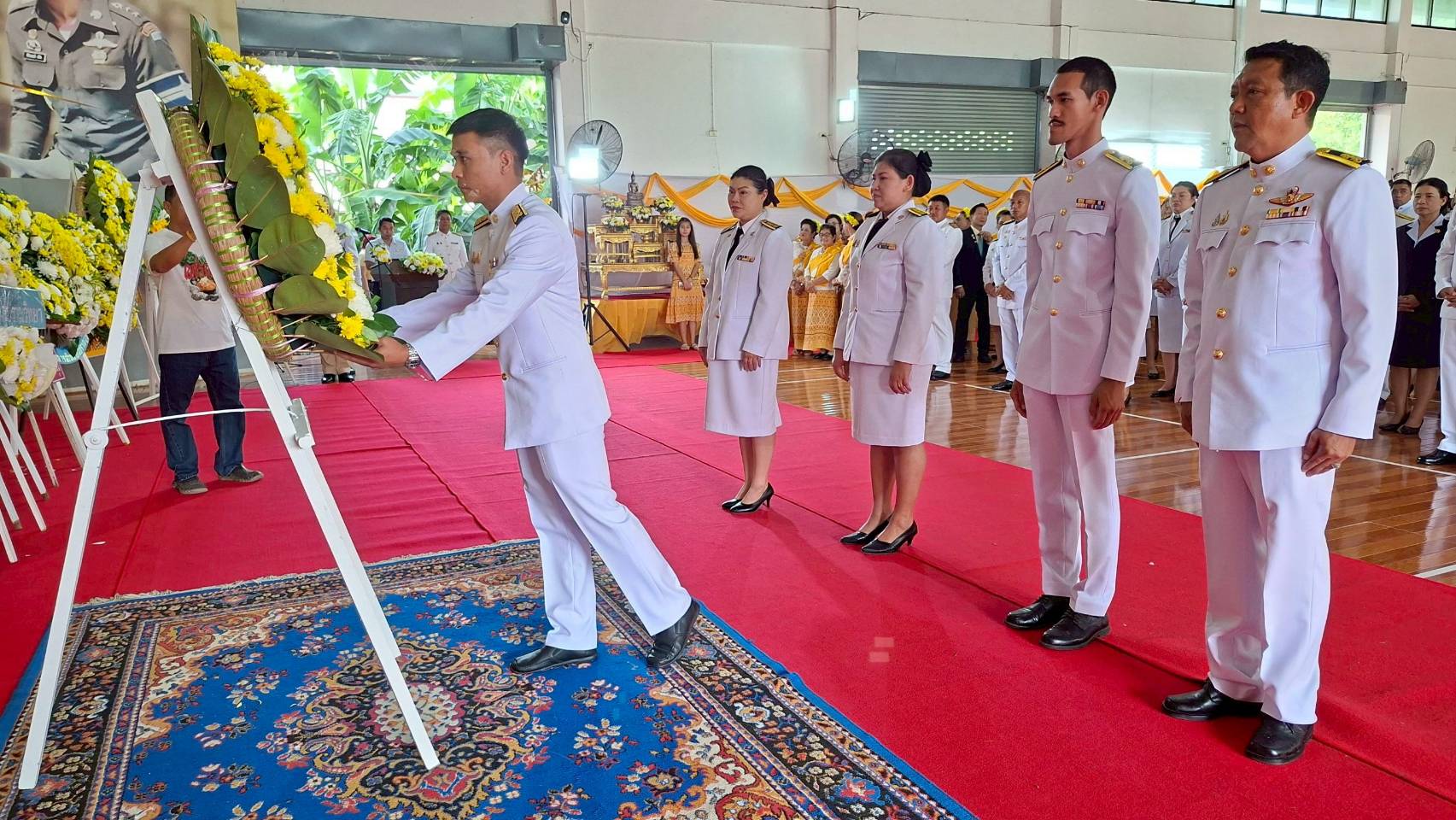 การประปาส่วนภูมิภาคสาขาปราณบุรี เข้าร่วมพิธีวางพวงมาลาถวายราชสดุดี และพิธีสวดพระพุทธมนต์ เนื่องในวันนวมินทรมหาราช วันคล้ายวันสวรรคต พระบาทสมเด็จพระบรมชนกาธิเบศร มหาภูมิพลอดุลยเดชมหาราช บรมนาถบพิตร