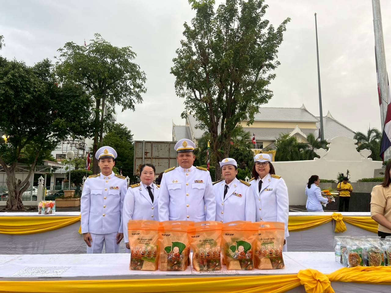 กปภ.สาขาเพชรบุรี ร่วมพิธีบำเพ็ญกุศลและวางพวงมาลา เนื่องในวันคล้ายวันสวรรคต พระบาทสมเด็จพระบรมชนกาธิเบศร มหาภูมิพลอดุลยเดชมหาราช บรมนาถบพิตร 13 ตุลาคม 2568