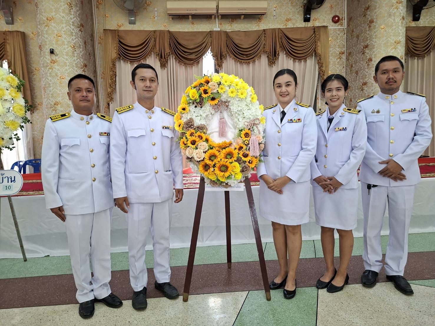การประปาส่วนภูมิภาคสาขาบ้านโป่ง ร่วมพิธีทำบุญตักบาตรถวายพระราชกุศล และพิธีวางพวงมาลา เนื่องในวันนวมินทรมหาราช 13 ตุลาคม 2568