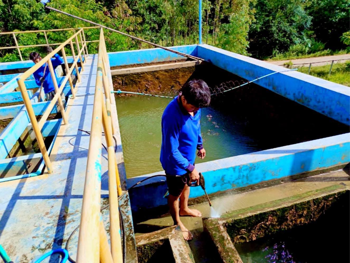 การประปาส่วนภูมิภาคสาขาบ้านไผ่ ดำเนินการล้างถังตกตะกอน ภายใต้โครงการ บริหารจัดการน้ำสะอาด Water Safety Plan ณ หน่วยบริการบ้านโต้น อ.พระยืน จ.ขอนแก่น