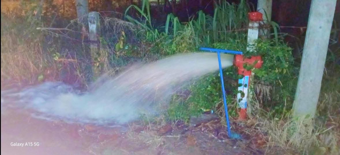 การประปาส่วนภูมิภาคสาขาบ้านไผ่ พร้อมดูแลคุณภาพน้ำประปา ดำเนินการตามแผนระบายตะกอนในเส้นท่อ