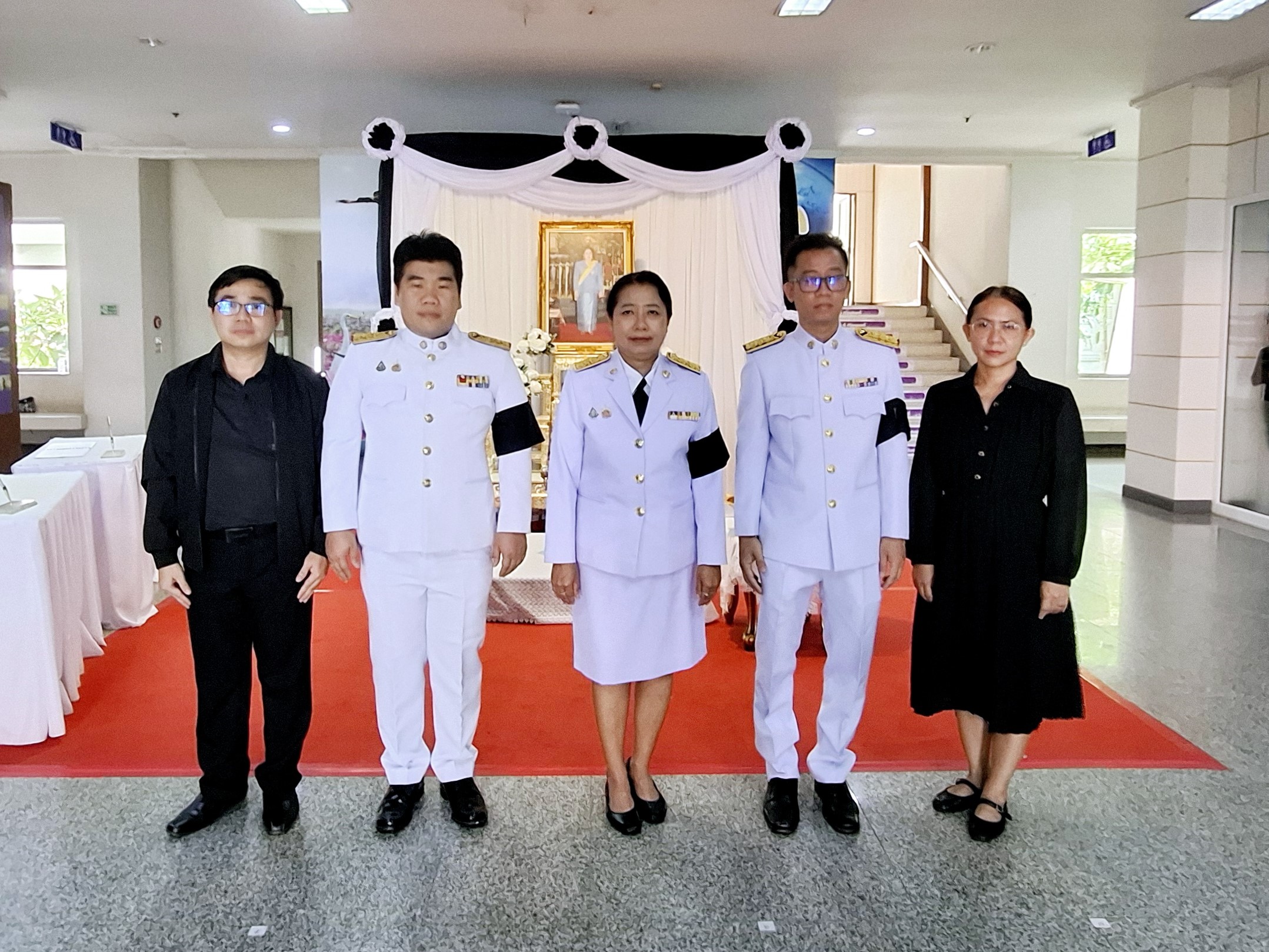 กปภ.ข.10 เข้าร่วมพิธีถวายน้ำสรงพระบรมศพ เบื้องหน้าพระฉายาลักษณ์ สมเด็จพระนางเจ้าสิริกิติ์ พระบรมราชินีนาถ พระบรมราชชนนีพันปีหลวง