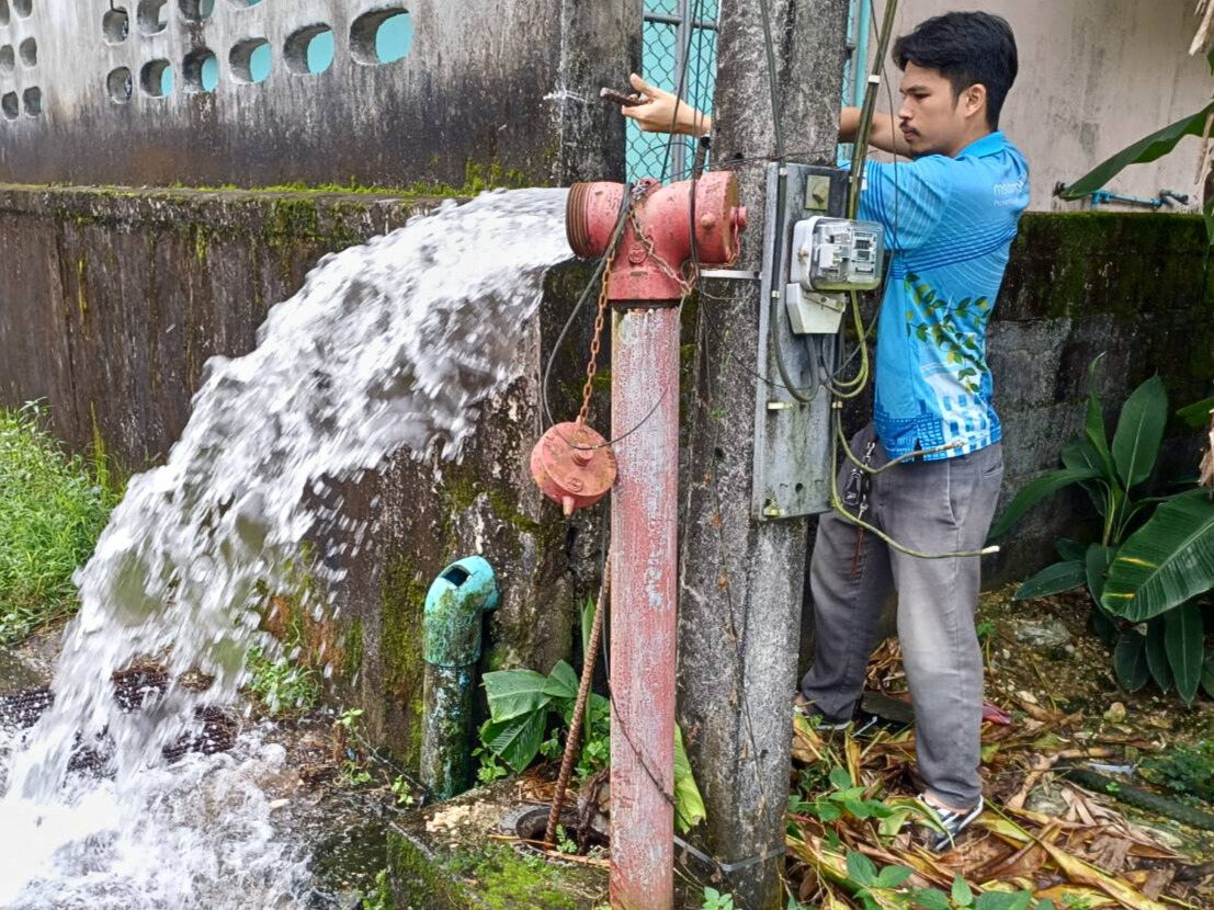 กปภ.สาขาระนอง รักษาคุณภาพน้ำประปาใสสะอาด ดำเนินการตามแผนระบายตะกอนในเส้นท่อ ประจำเดือน ตุลาคม 2568