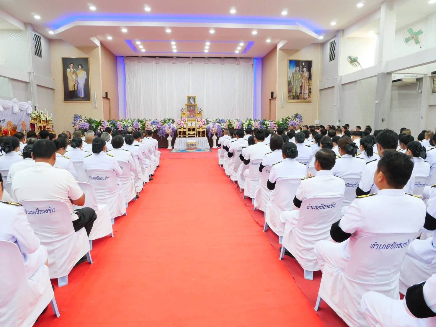 กปภ.สาขาปักธงชัย ร่วมพิธีวันคล้ายวันสรรคตครบ 100 ปี พระบาทสมเด็จพระมงกุฎเกล้าเจ้าอยู่หัว และวันคล้ายประสูติครบ 100 ปี สมเด็จพระเจ้าภคินีเธอ เจ้าฟ้าเพชรรัตนราชสุดา สิริโสภาพัณณวดี